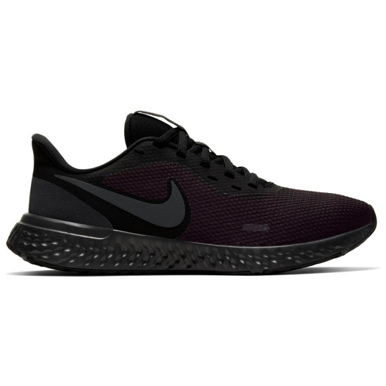 Nike Revolution 5